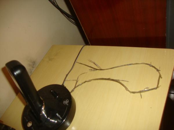 Fios queimados(Imagem:reda&ccedil;&atilde;o)