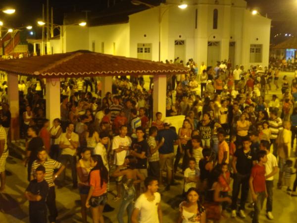 Multid&atilde;o prestigiou festa de posse do prefeito Gleydson Resende.(Imagem:FlorianoNews)
