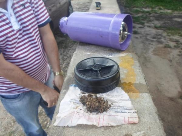 Maconha estava no fundo de garrafa de caf&eacute; que seria entregue para preso.(Imagem:Blog do Sombra Phb)