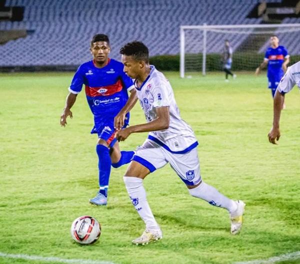 Bolacha, atacante do Oeirense sub-20 (Imagem:Reprodu&ccedil;&atilde;o/Redes sociais)