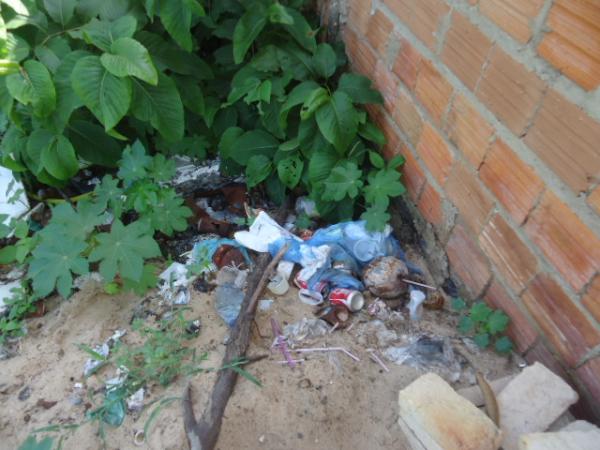 Secretaria de Sa&uacute;de realiza mutir&atilde;o contra a dengue em Floriano.(Imagem:FlorianoNews)