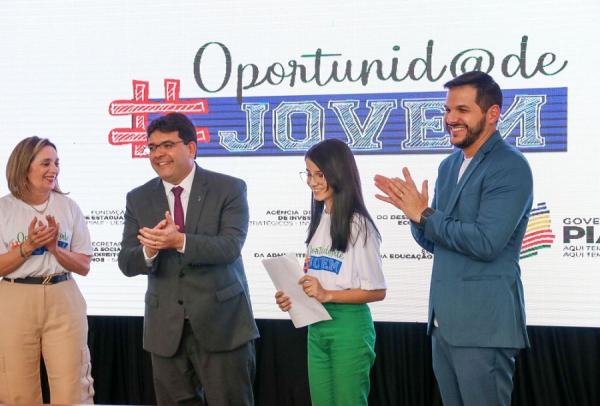 Seduc realiza pagamento de bolsas do programa de estágio obrigatório e de monitoria