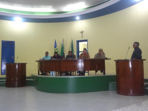 Audiência na Câmara Municipal debateu liberação de casas de eventos de Floriano