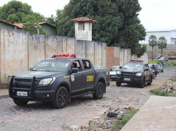 Mais de 200 policiais foram precisos para controlar a rebeli&atilde;o.(Imagem:Gustavo Almeida/G1)