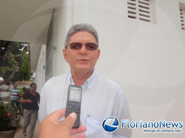 Professor Nelson J&uacute;nior(Imagem:FlorianoNews)