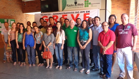 Servidores técnico-administrativos anunciam greve em Floriano