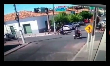 Homem é vítima de assalto enquanto estacionava em Floriano