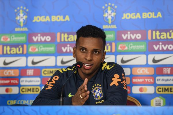 Rodrygo vive sonho na Seleção e ainda se espanta com "hat-trick" no Real: "Não sei explicar"