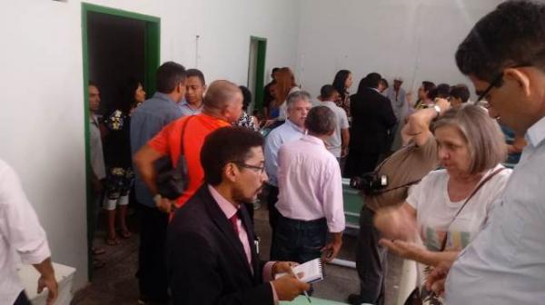 Comiss&atilde;o da Assembleia Legislativa faz vistoria no Hospital de Floriano.(Imagem:FlorianoNews)