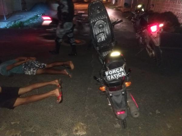 Polícia Militar recupera motocicleta roubada e encaminha suspeitos em Floriano