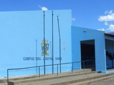 Uespi divulga edital para contratação de professores substitutos