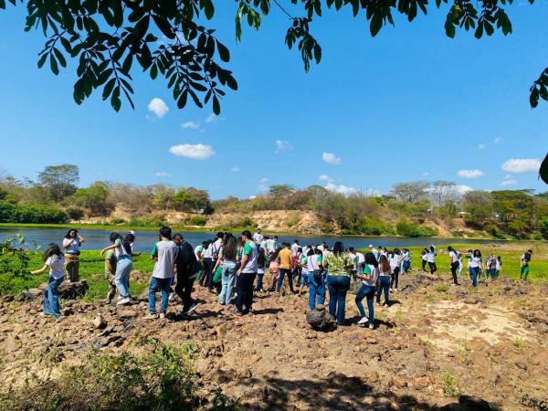 Estudantes da rede estadual conhecem Centro de Educa&ccedil;&atilde;o Ambiental e visitam Parque da Floresta F&oacute;ssil.(Imagem:Divulga&ccedil;&atilde;o)
