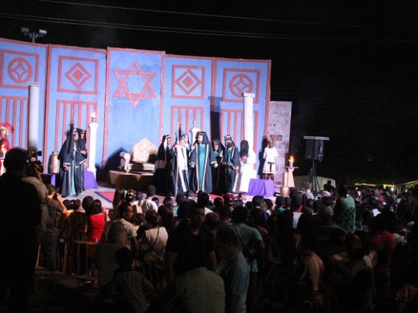 Há 30 anos, grupo emociona público com encenação da Paixão de Cristo no PI