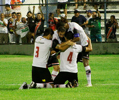 River vence clássico e mantém 100% na nova era Flávio Araújo