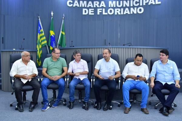  Valoriza&ccedil;&atilde;o: Servidores efetivos da C&acirc;mara Municipal de Floriano tem sal&aacute;rios reajustados em 15,78%.(Imagem:CMF)