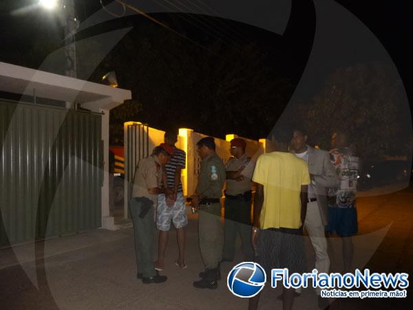 Pol&iacute;cia Militar prende acusados de disparos e assalto em posto de combust&iacute;vel em Floriano.(Imagem:FlorianoNews)