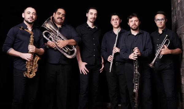 Sexteto do pianista Felipe Senna mixa linguagens instrumentais no repertório do primeiro álbum