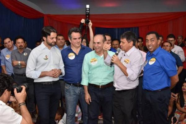 Francisco Costa e Mainha lan&ccedil;am campanhas com Wellington e senadores em Floriano.(Imagem:FlorianoNews)