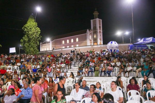  Ciro Nogueira participa do tradicional festejo de S&atilde;o Miguel Arcanjo(Imagem:Ascom)