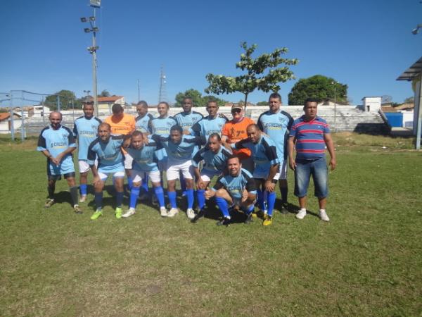 Realizada partida final do campeonato Os Quarent&otilde;es.(Imagem:FlorianoNews)