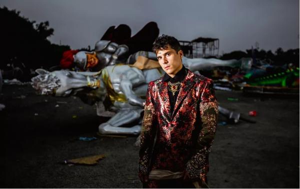 Rodrigo Vellozo tenta abrir alas com o álbum "O mestre-sala da minha saudade"
