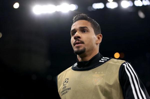 Corinthians aceitou pagar ao Benfica e superou concorrência do Flamengo por Lucas Veríssimo