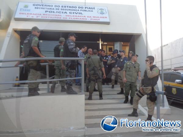 Opera&ccedil;&atilde;o G&ecirc;nesis prende suspeitos de tr&aacute;fico de drogas em Floriano.(Imagem:FlorianoNews)