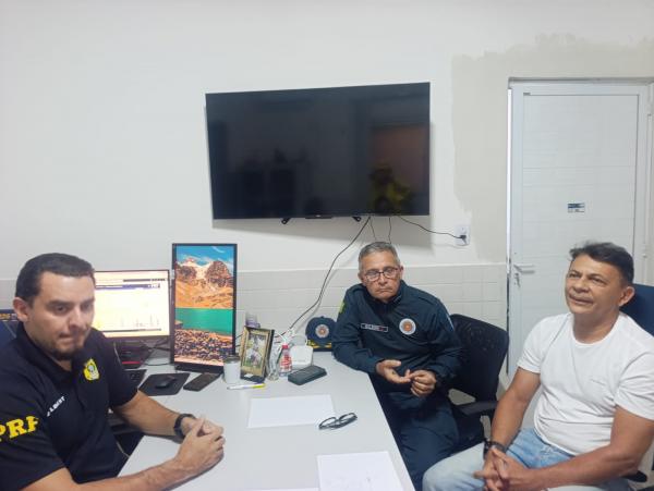  For&ccedil;a-tarefa discute interven&ccedil;&otilde;es para reduzir acidentes na rotat&oacute;ria da TV Alvorada, em Floriano(Imagem:FlorianoNews)