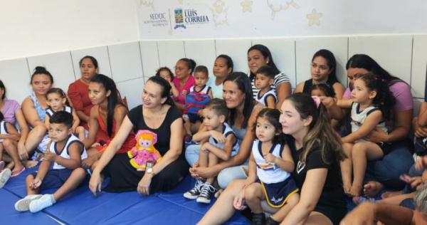 Espaço de leituras do Sesc Caixeiral promove Bebeteca