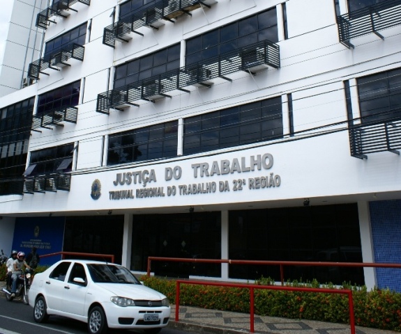 Estado do Piauí é condenado a fiscalizar empresas terceirizadas