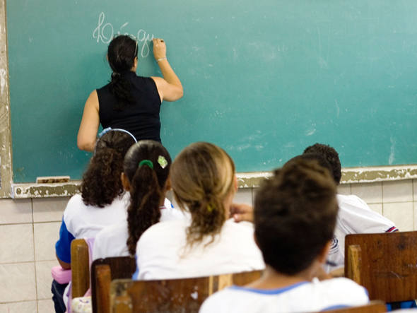 Seduc convoca mais 100 novos professores concursados