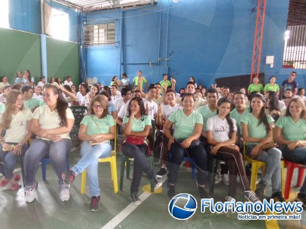 M&uacute;sica e descontra&ccedil;&atilde;o marcam Festival de Par&oacute;dias da Escola Pequeno pr&iacute;ncipe.(Imagem:FlorianoNews)