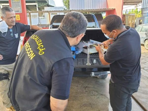 Procon flagra irregularidades em 33 postos de combustíveis durante operação em 15 cidades do Piauí