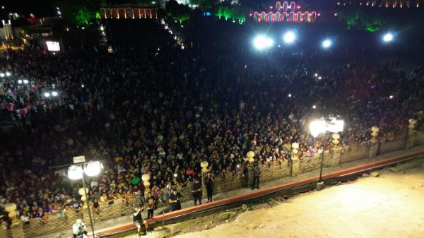Público recorde: 15 mil pessoas assistem à Paixão de Cristo em Floriano