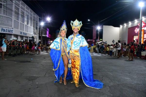 Desfile das Escolas de Samba encanta público na Avenida Getúlio Vargas.(Imagem:Secom)