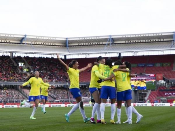 Em amistoso, Seleção Brasileira feminina vence a Alemanha por 2 a 1