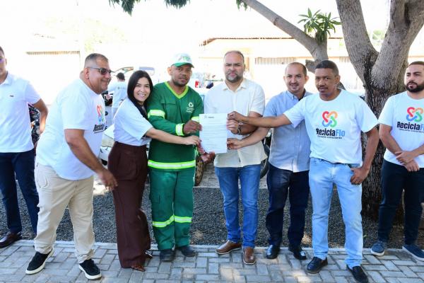 Poder Legislativo prestigia lan&ccedil;amento da Coleta Seletiva Municipal(Imagem:CMF)