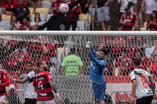 Rossi nega papo sobre Libertadores com ex-colegas de Boca e aborda chances do Flamengo: "Calma"