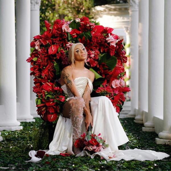 Pabllo Vittar revela a capa do single "Ama sofre chora"