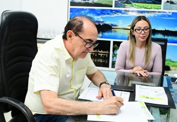 Prefeitura de Floriano autoriza novos investimentos em infraestrutura e sa&uacute;de(Imagem:Secom)