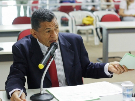 Líder do Governo diz que novo Refis deve beneficiar cinco mil empresas