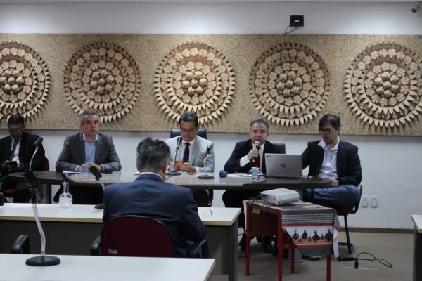 CCJ aprova projeto de lei que proíbe músicas de cunho sexual em escolas