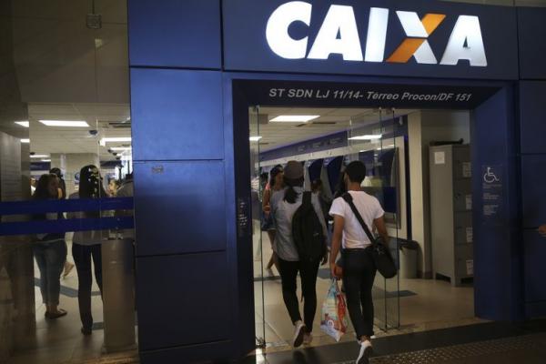 Caixa anuncia 10 mil vagas, entre concursados, estagiários e aprendizes