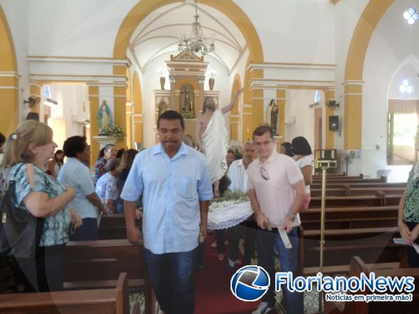 Fi&eacute;is participaram da Prociss&atilde;o do Senhor Ressuscitado em Floriano.(Imagem:FlorianoNews)