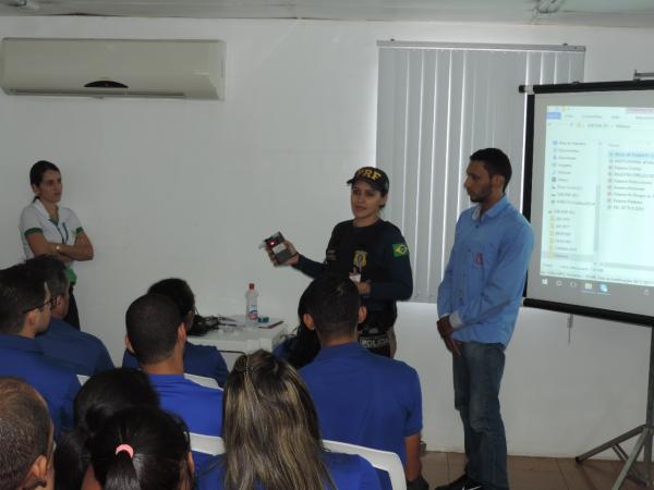 PRF realiza palestra(Imagem:Divulga&ccedil;&atilde;o/PRF)