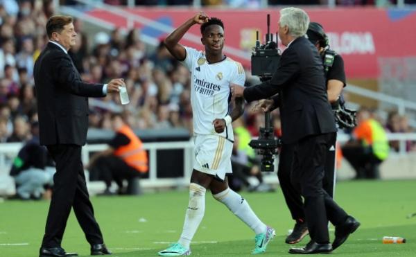 Vini Jr é alvo de racismo durante clássico com o Barcelona; clube e La Liga se manifestam