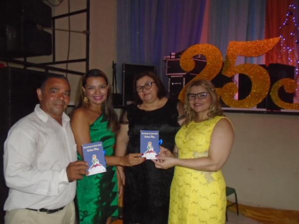 Escola Pequeno Príncipe realiza formatura do Ensino Fundamental