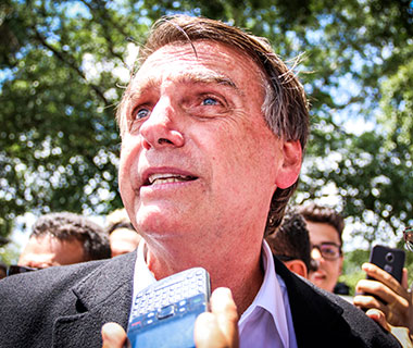 "Pior ainda está por vir", diz Bolsonaro sobre óleo no NE