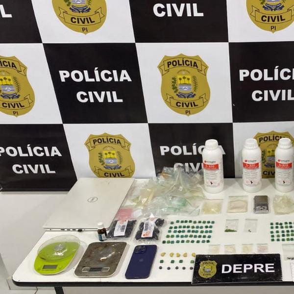 Droga apreendida na casa de suspeito de tr&aacute;fico de drogas em Teresina.(Imagem:Divulga&ccedil;&atilde;o/Depre)
