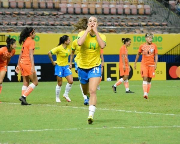 Seleção Brasileira Feminina estreou no Torneio Internacional